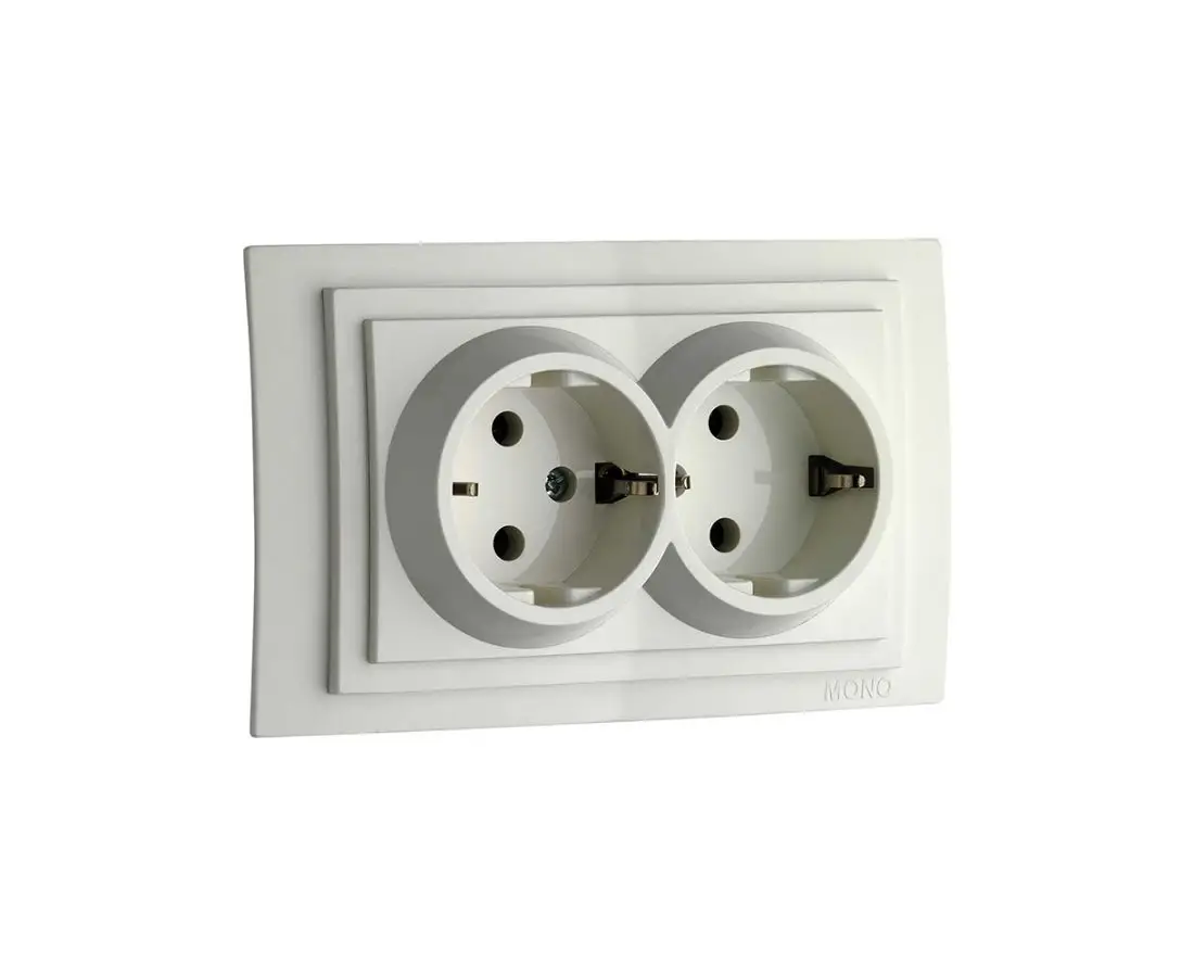 Розетка с двойным заземлением ЛАРИСА белая - 103-191904-120